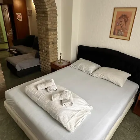 Prenociste Majkin Salas Farmház Palics