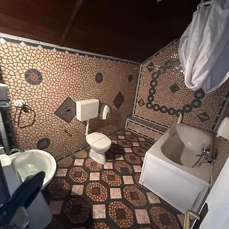 Prenociste Majkin Salas Farmház *