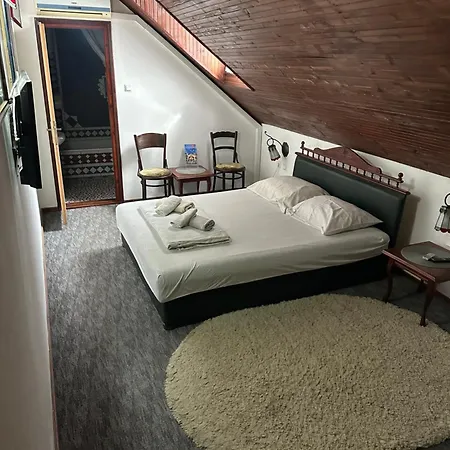 Prenociste Majkin Salas