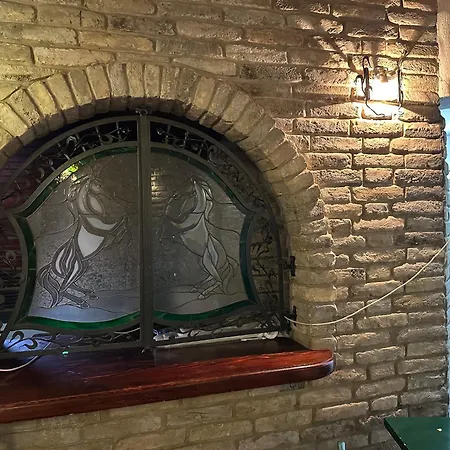 Prenociste Majkin Salas * Palics