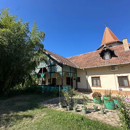 Prenociste Majkin Salas * Palics