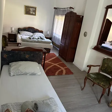 Prenociste Majkin Salas Farmház *