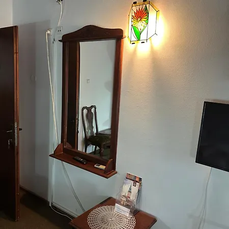 Prenociste Majkin Salas *